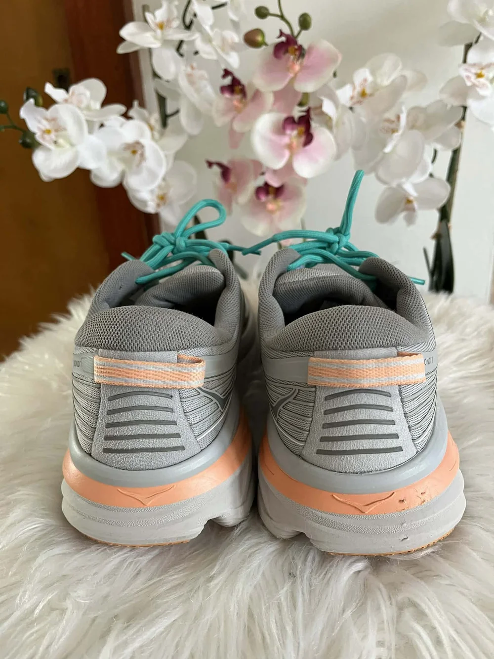 Hoka One One Light Gray Trainers with Teal Laces and Coral Accent Used, Very Goo - Picture 3 of 10